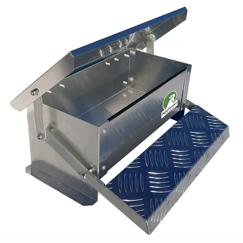 Bantam Step On Feeder | Appletons