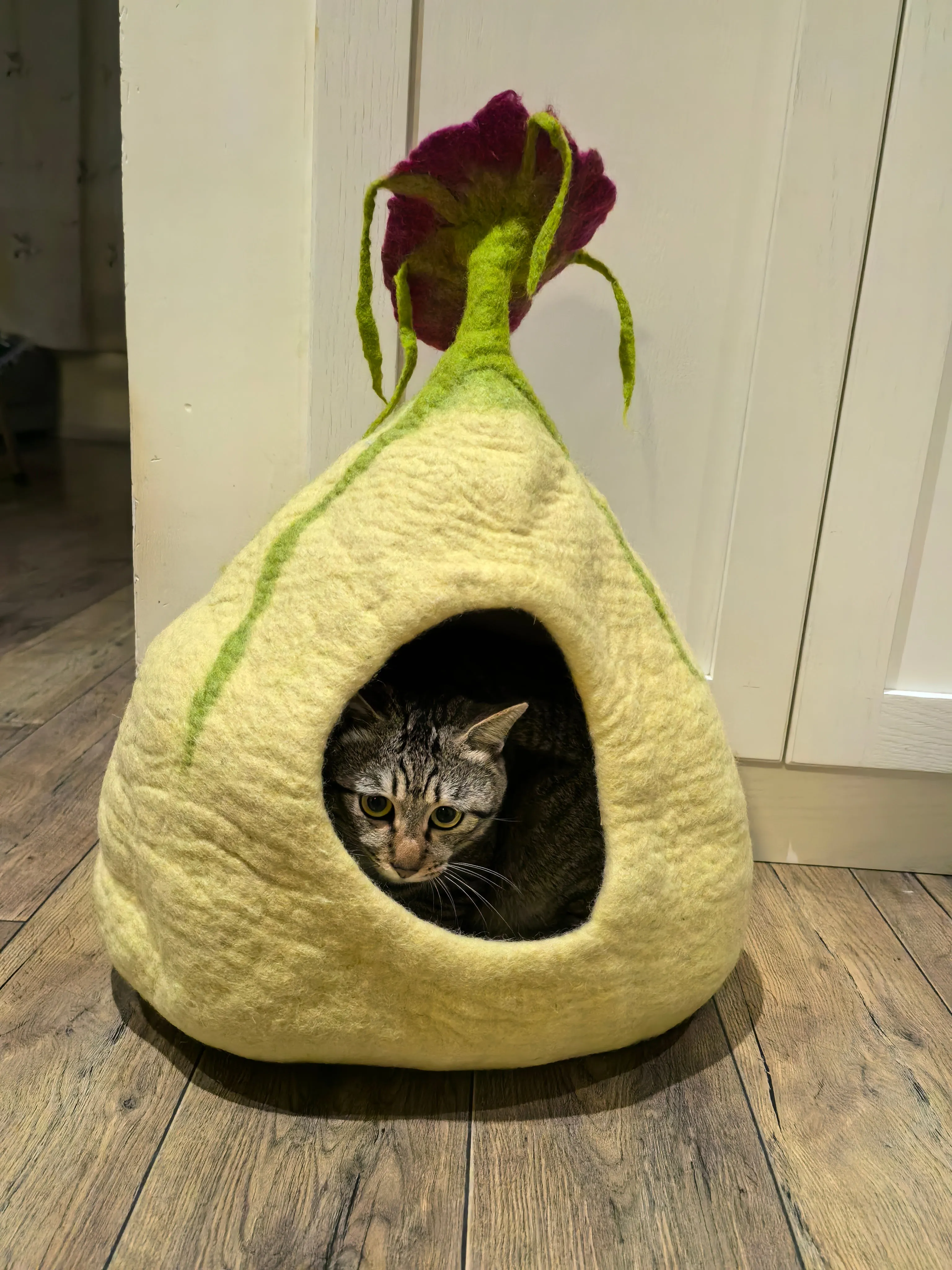 Handmade Wool Cat Cave Cat Bed Flower Decoration